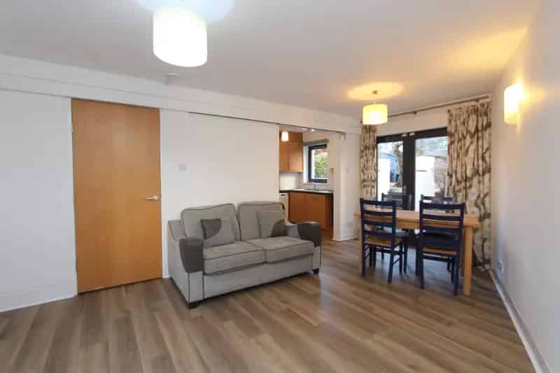2 Bedroom Flat House to Rent in Edinburgh's New Town