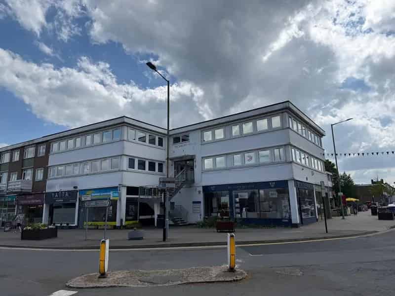 Modern Office to Let Amersham 1089 sq ft Parking