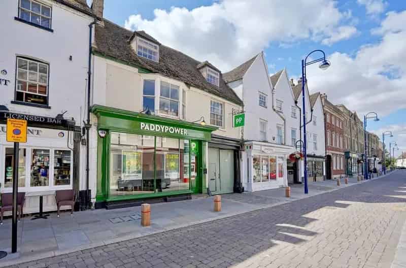 Market Square Shop and 4-Bedroom Maisonette