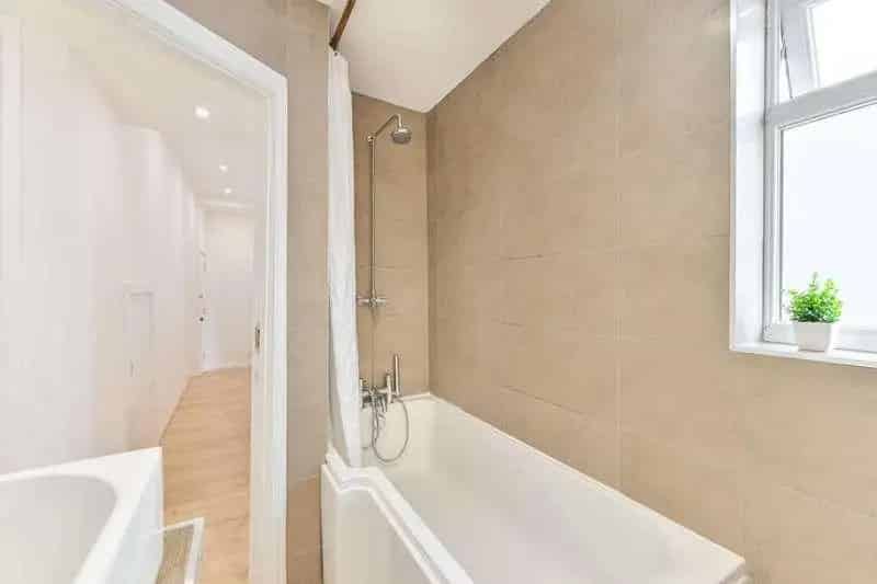 1 Bed Flat for Sale Near Willesden Junction