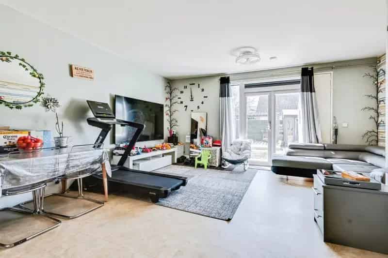 4 Bedroom Townhouse Swindon Howse Gardens Eco Friendly Family Home