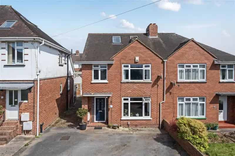 4 Bedroom Semi Detached House For Sale