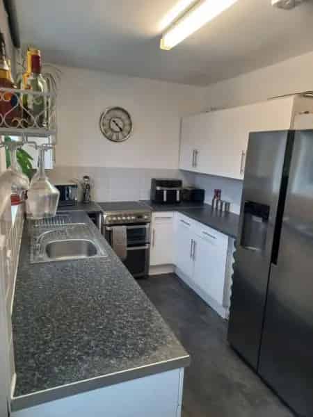 Lovely 2 Bed Property