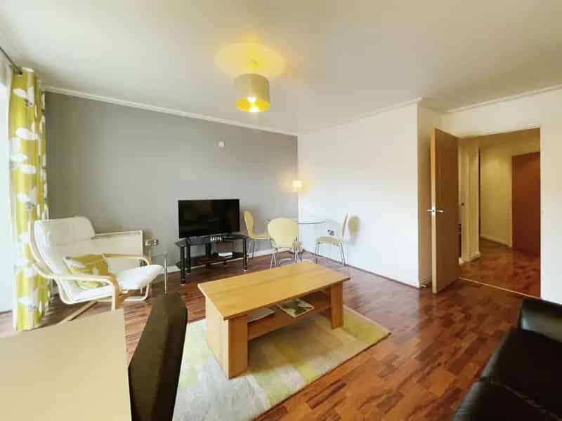2 Bedroom Furnished Apartment Cardiff Bay