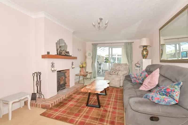 4 Bedroom Detached House for Sale in Shepherdswell