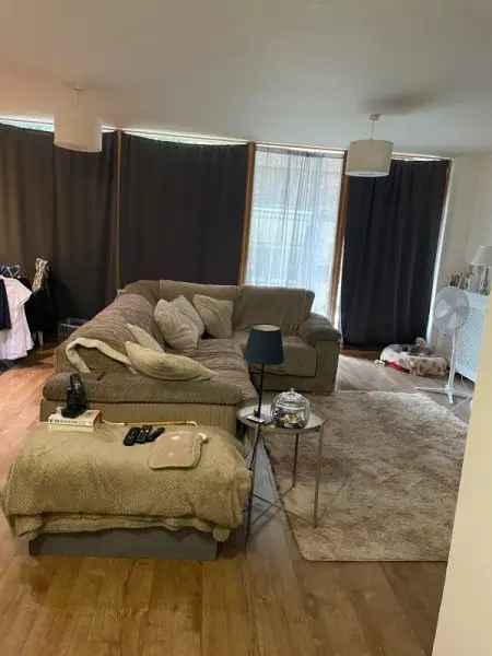 Flat For Rent in London, England