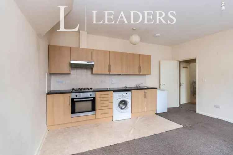1 Bedroom Flat Near Amenities and Transport Links