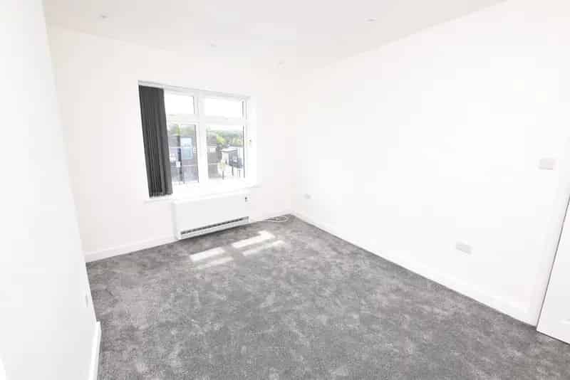 2 Bedroom Flat to Rent Near Romford Station