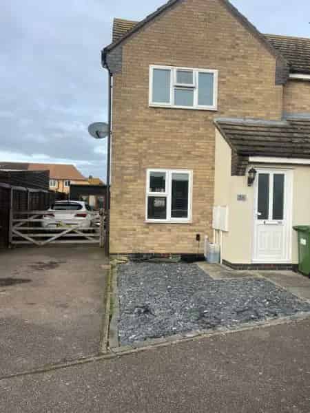 2 Bedroom End Terrace House with Drive, Summerhouse and Decked Garden