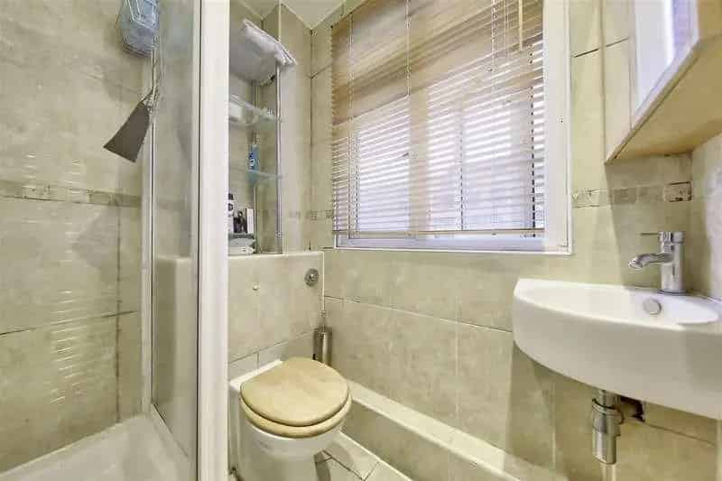 2 Bed Flat for Sale near Brixton Town Centre