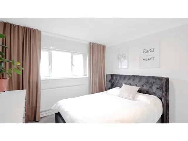 2 Bedroom Flat for Sale in Hamilton