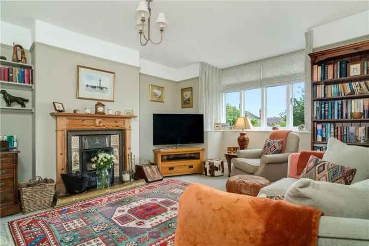 Tranquil 3-Bedroom Terrace Home with Spacious Kitchen and Garden