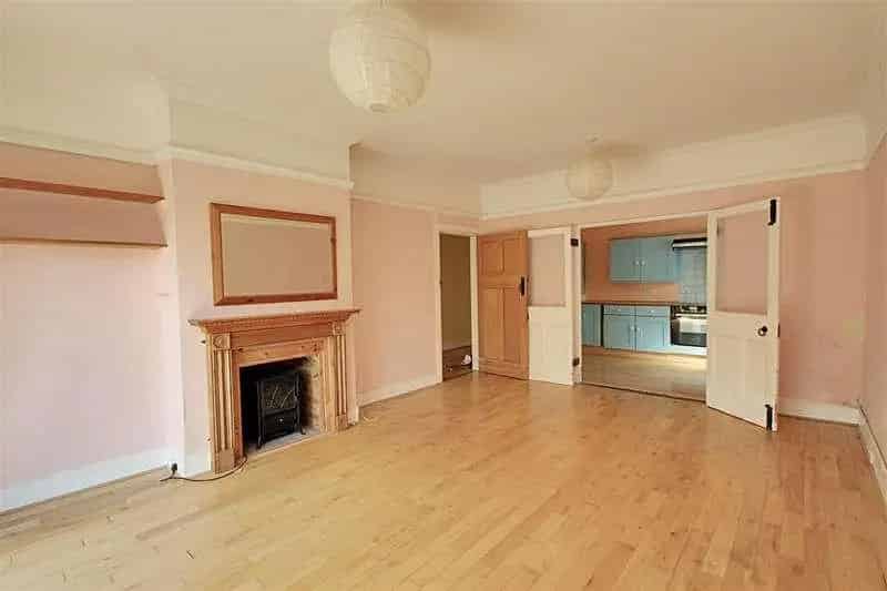3 Bed Flat for Sale Kings Langley - Garden Studio