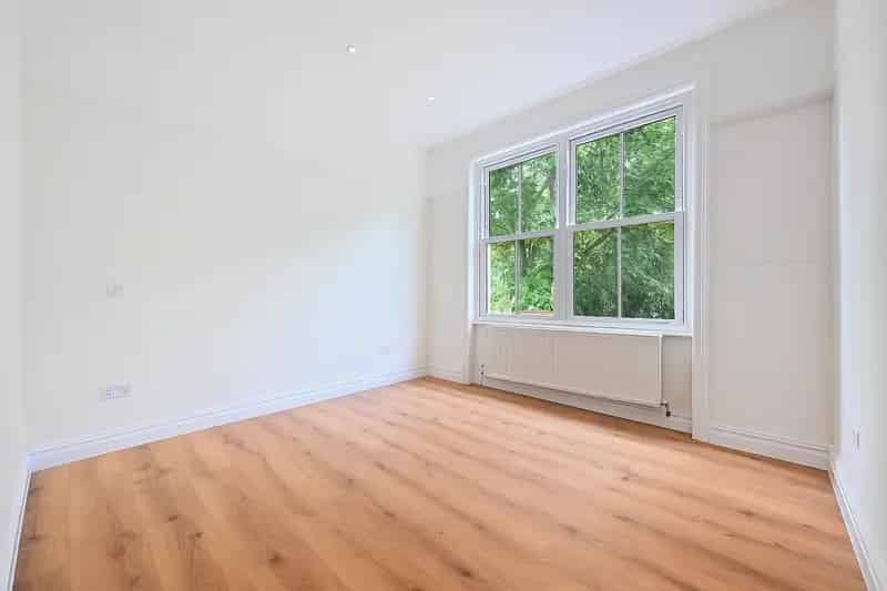 3 Bedroom Flat House to Rent in South Hampstead