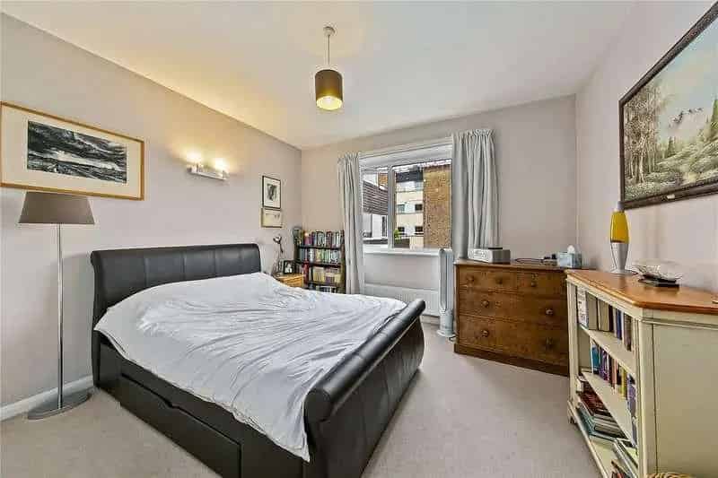 2 Bed Flat for Sale Stunning Riverside Views Modern Apartment