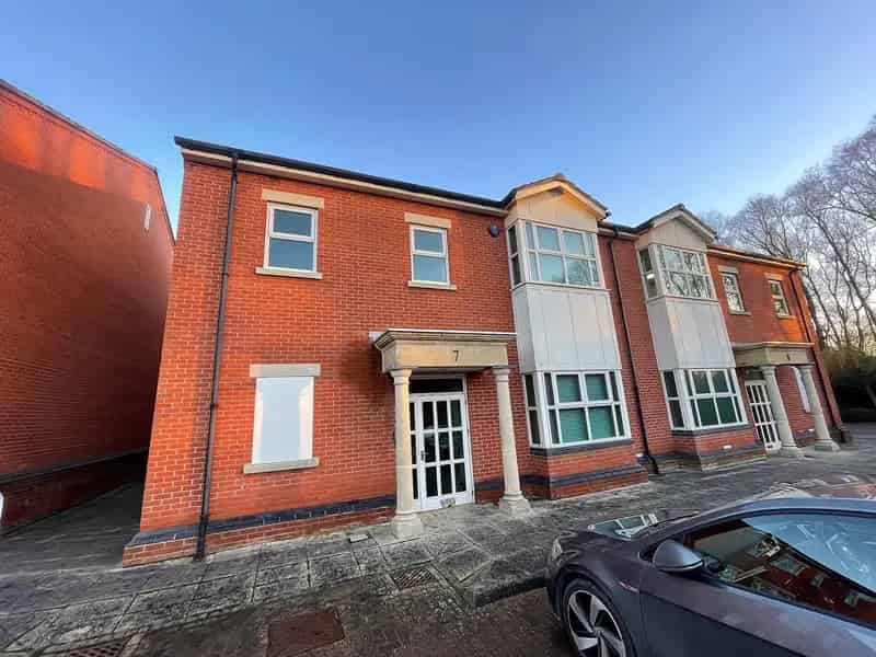 Modern Office Building for Lease or Sale in Tachbrook Park