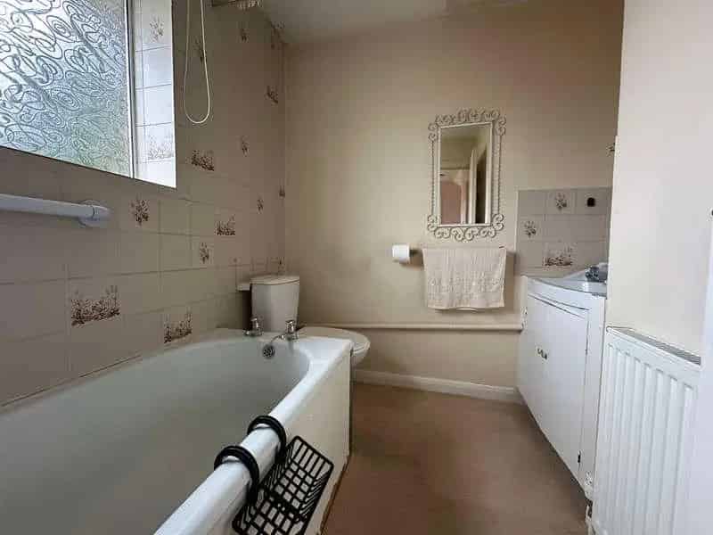 2 bed property for sale