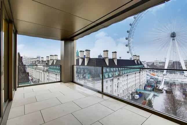 Luxury 3-Bed Apartment with City Views London SE1