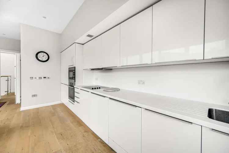 Flat For Rent in London, England