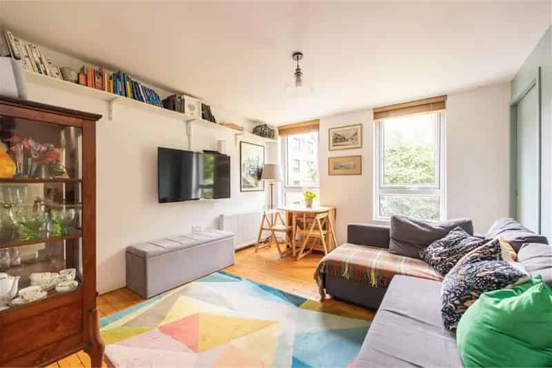 1 Bed Flat Hillside Edinburgh Modern Kitchen Private Garden