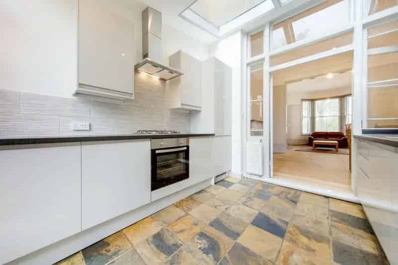 3 Bedroom Flat House to Rent in Sought-After Location