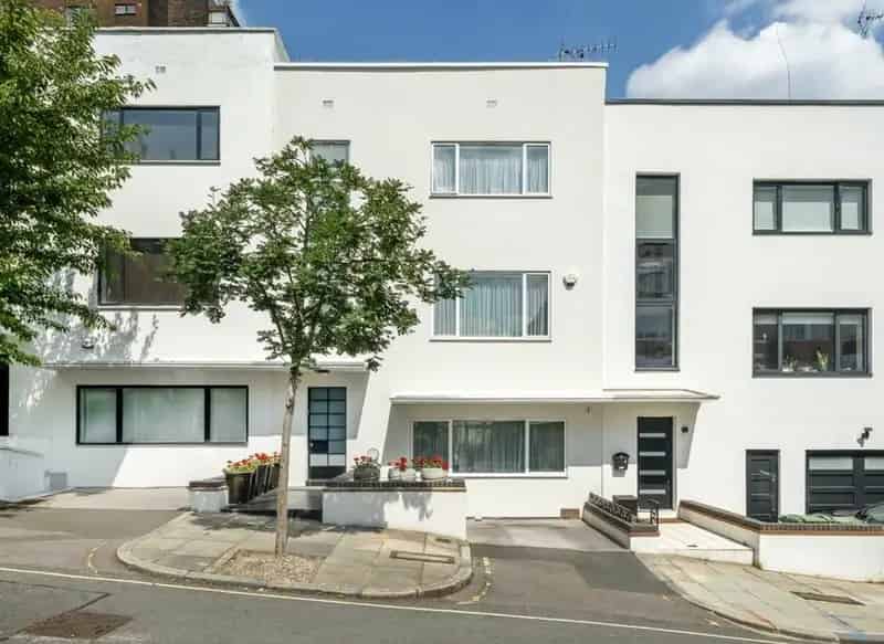 Spacious 4-Bedroom Freehold Home in St John's Wood