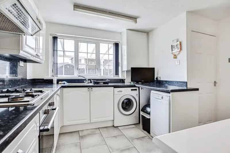 3 Bedroom Mid Terrace House for Sale Rothwell West Yorkshire