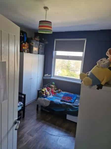 3 Bed Terraced House Near Amenities and Transport