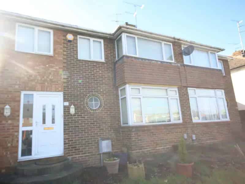 Spacious Family Home in Sundon Park Available July 2025