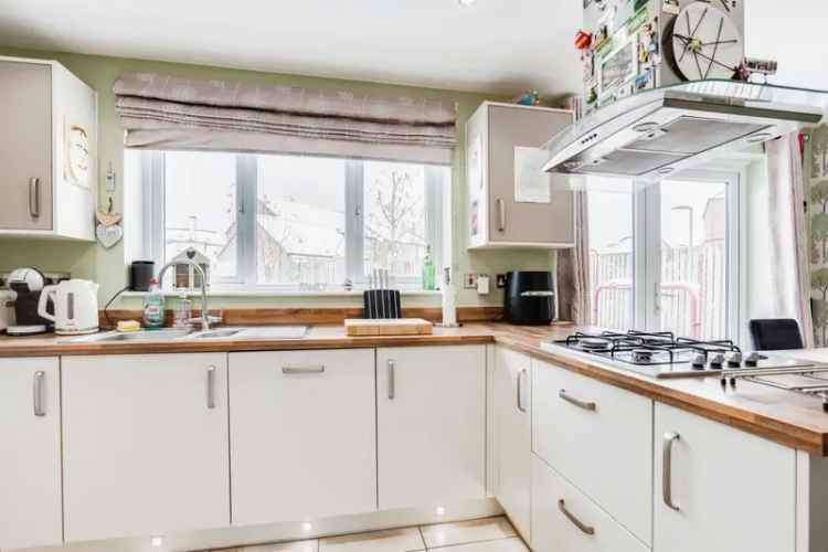 Four Bedroom Detached House Wakefield