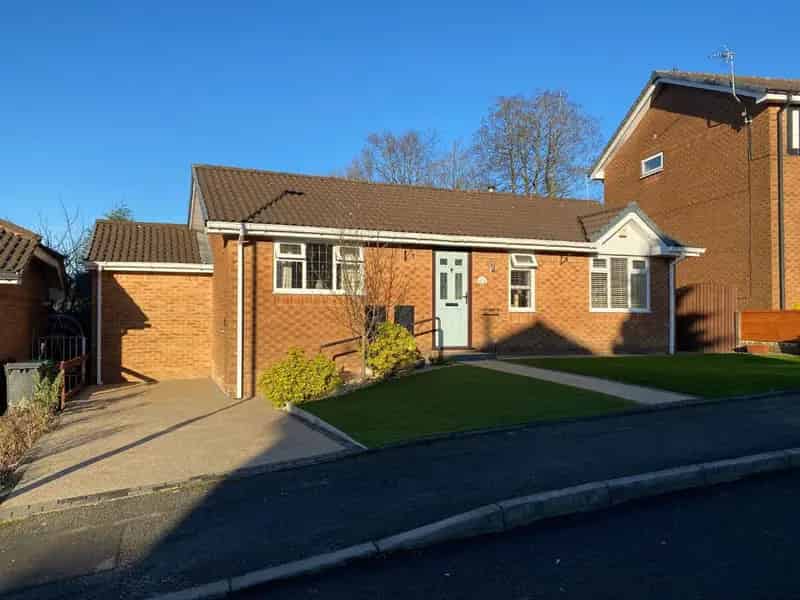 2 3 Bedroom Bungalow For Sale No Chain