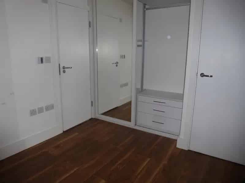 Town Centre 1-Bed Apartment Part Furnished Available September
