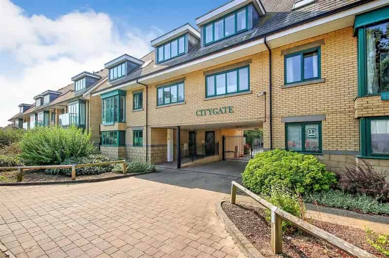 2 Bedroom Flat for Sale