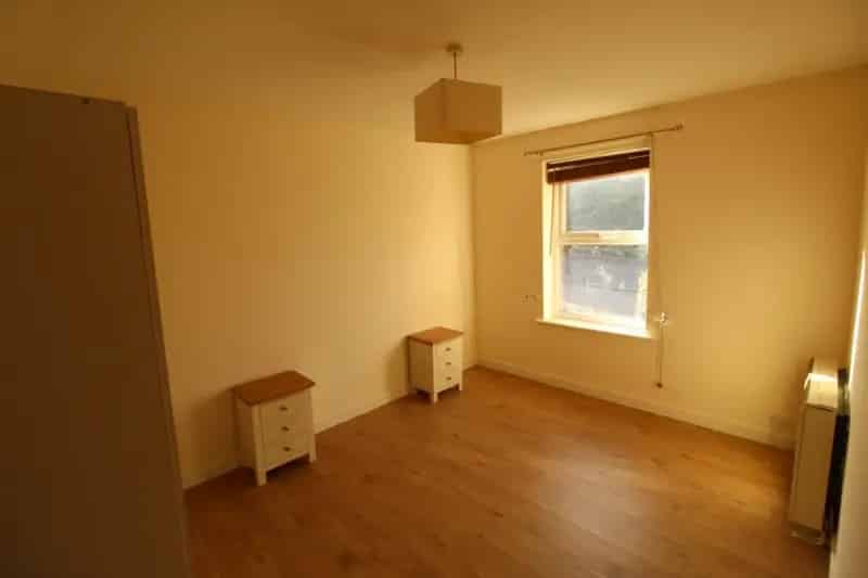 1 Bed Flat for Sale - Modern, Spacious, Great Transport Links