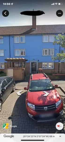 Top Floor Apartment Near Gardens, Parking, Shops and Schools