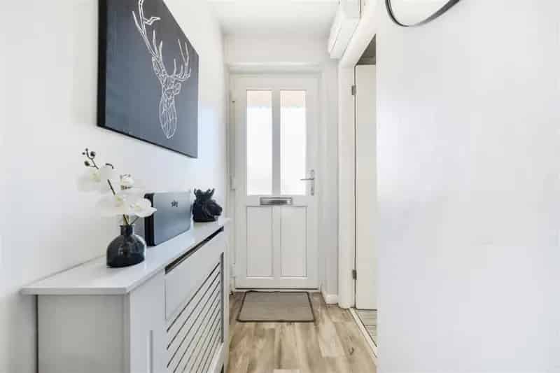 2 Bed House for Sale - New Kitchen & Bathroom