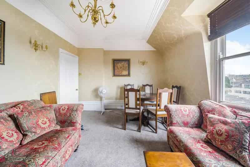 Bloomsbury 2-Bedroom Edwardian Apartment with Central London Views
