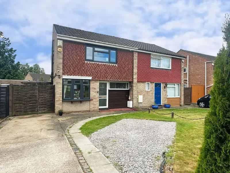 3 Bedroom Semi-Detached House for Sale in Putnoe