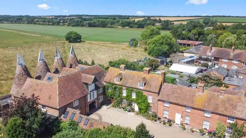 4 bed house for sale
