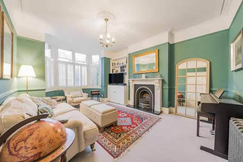 5 Bedroom 3 Bathroom Semi Detached Period Home 2200 Sqft