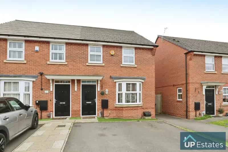 3 Bedroom Semi-Detached House for Sale