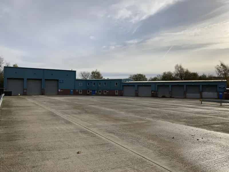 Industrial Warehouse 13132 sq ft near M1 J28