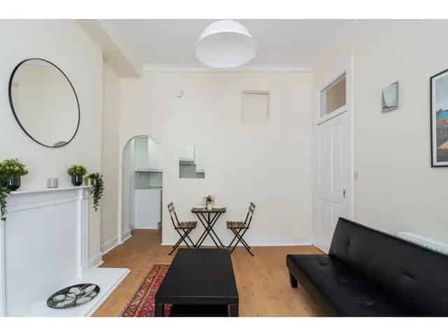 1 Bedroom Flat for Sale Ground Floor Traditional Tenement