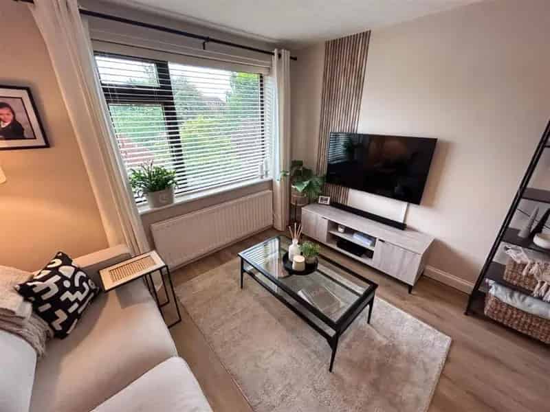 2 Bed Flat for Sale - Modern Maisonette