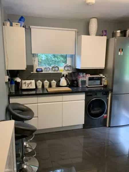 Large 2-Bedroom Flat with 2 Balconies and Storage