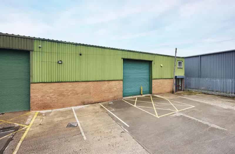 Warehouse Unit 5921 sq ft Steel Frame Construction