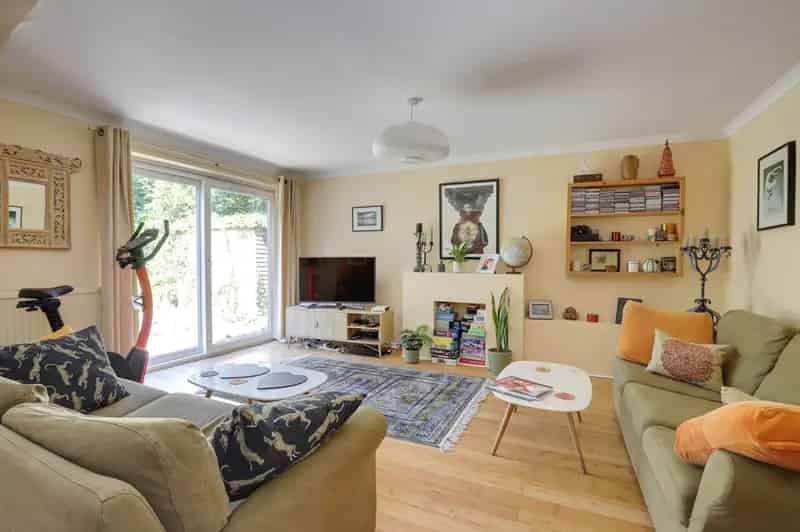 4 Bedroom Link Detached House for Rent