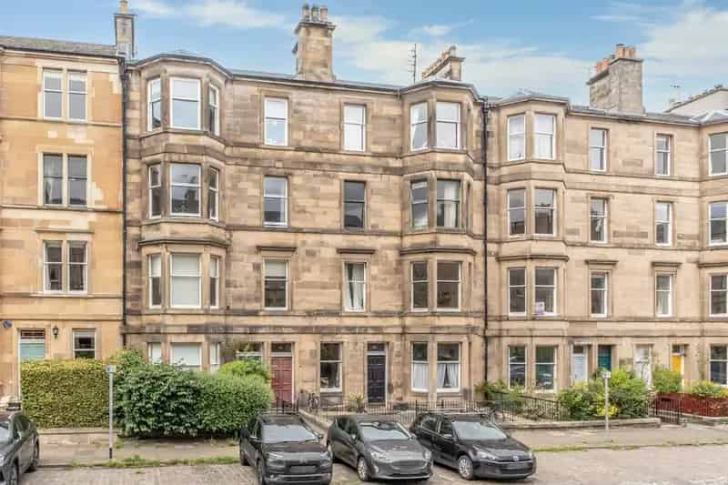 2 Bedroom Flat for Sale in Central Scotland