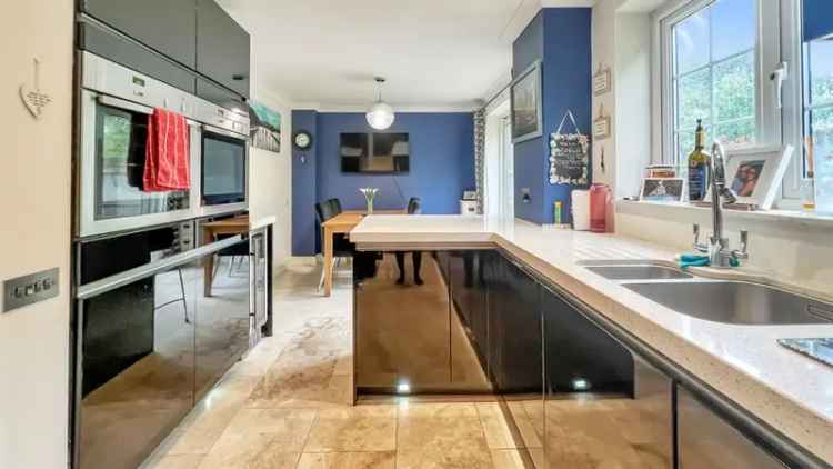 4 Bedroom Detached House For Sale Near Amenities