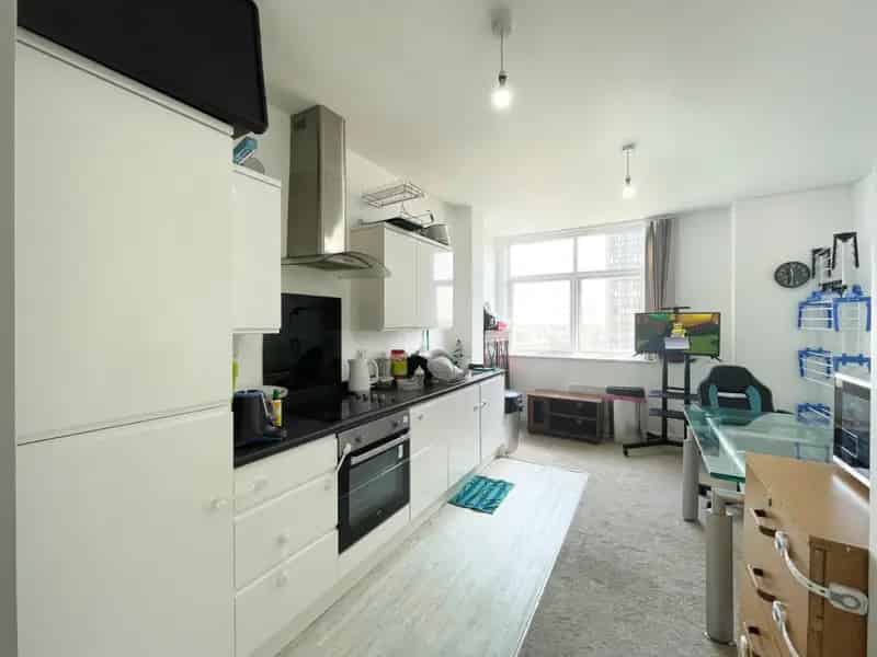2 Bedroom Flat For Sale Southend-on-Sea Cash Buyers Only